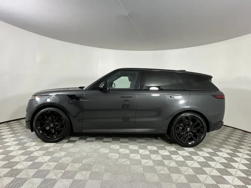 2025 Land Rover Range Rover Sport SE photo 1
