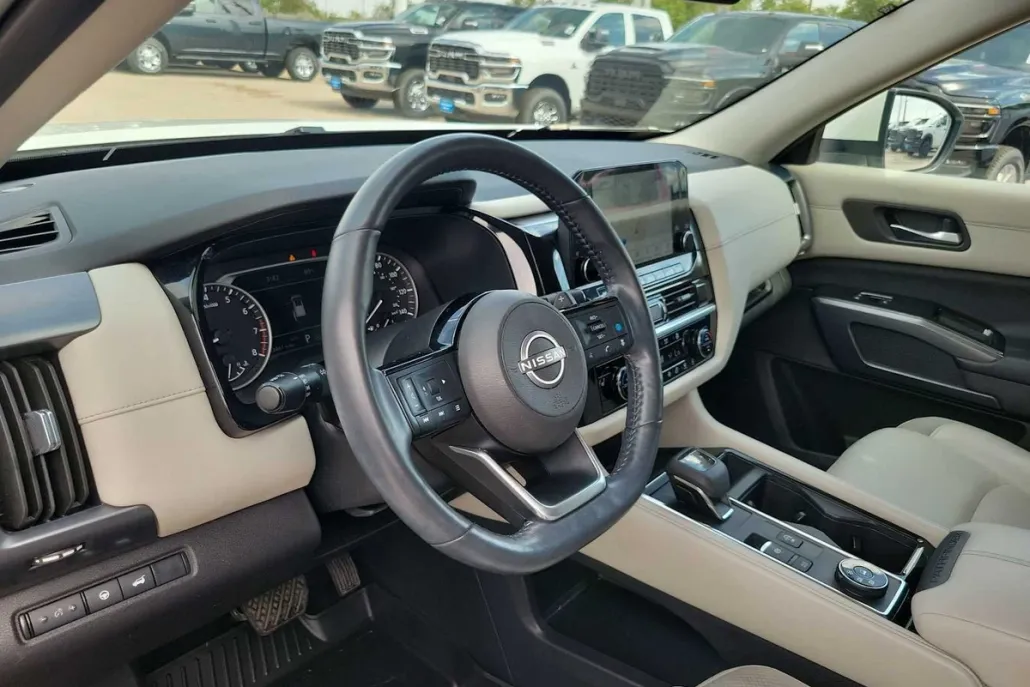 2023 Nissan Pathfinder SL photo 1