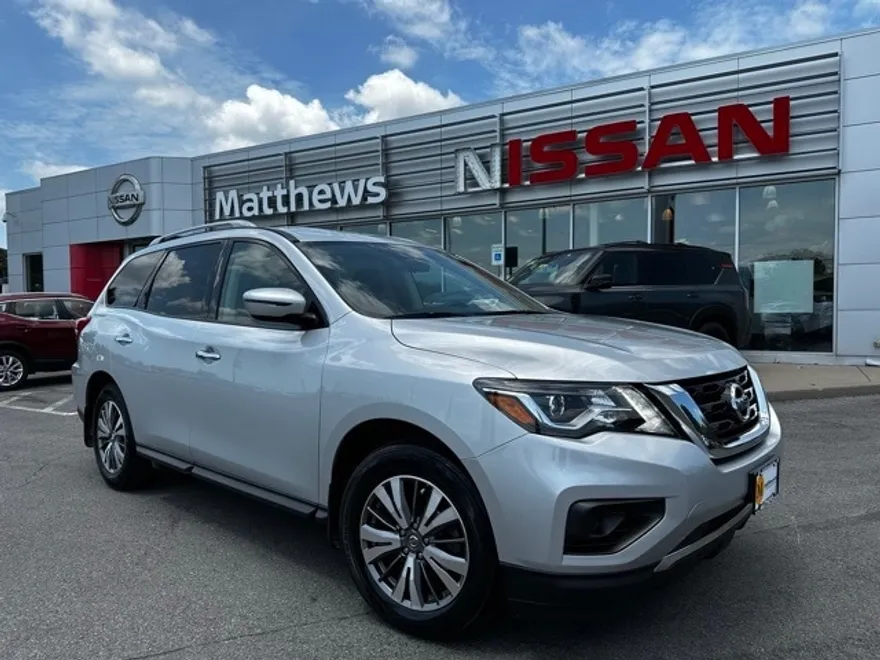 2020 Nissan Pathfinder S photo 1
