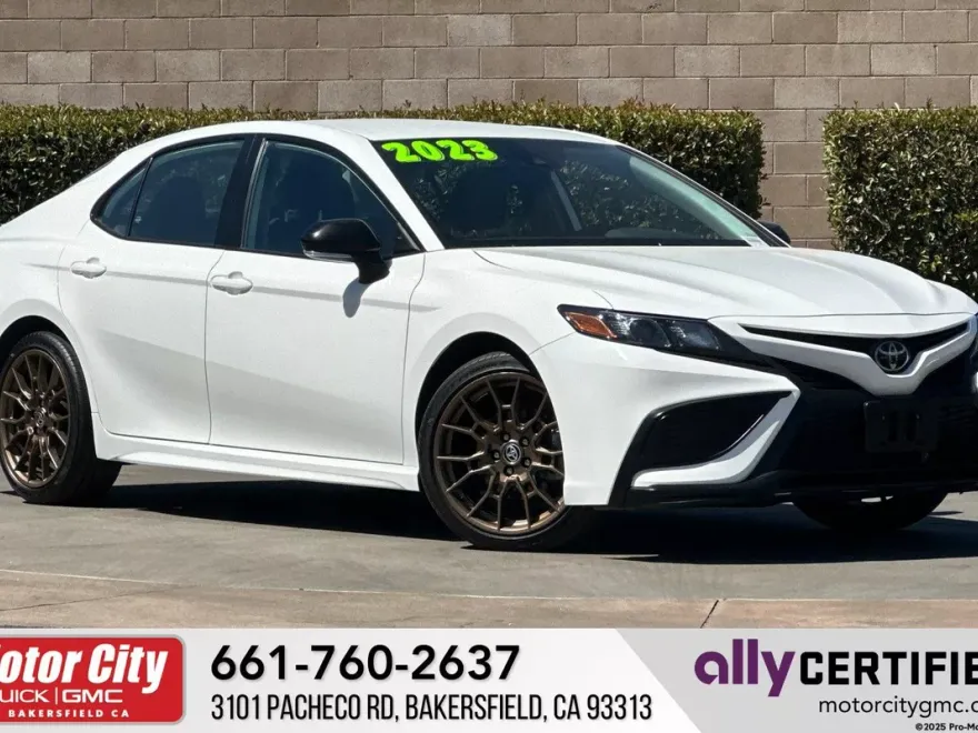 2023 Toyota Camry SE photo 1