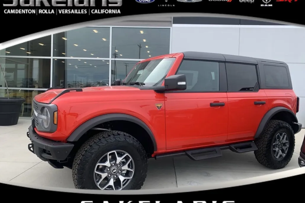 2024 Ford Bronco Badlands photo 1