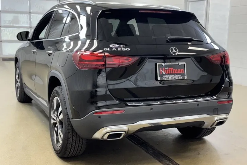 2024 Mercedes Benz GLA 250 photo 1
