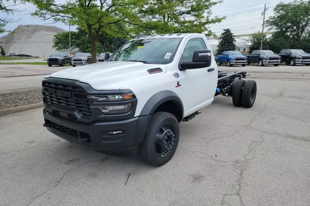 2025 Ram 5500 Tradesman photo 1