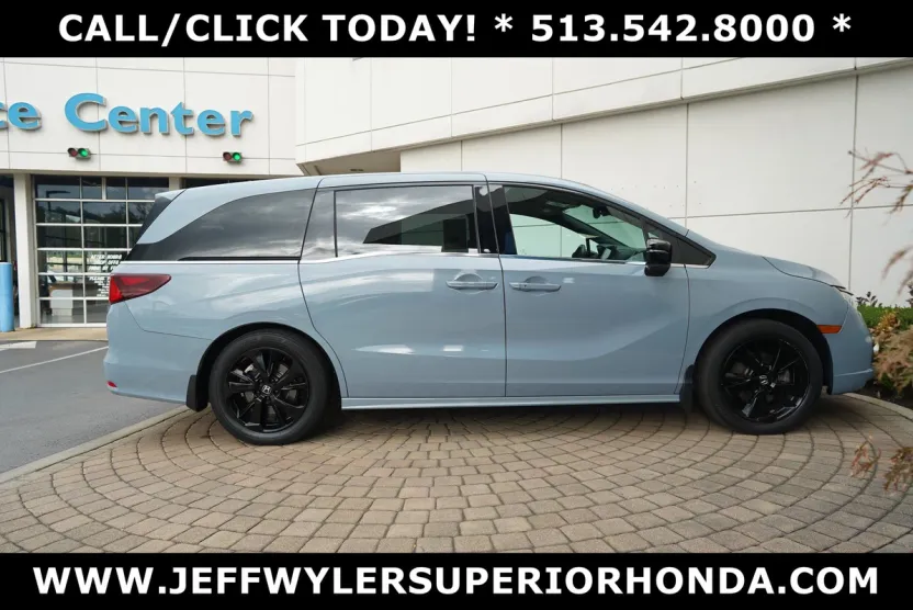 2023 Honda Odyssey Sport photo 1