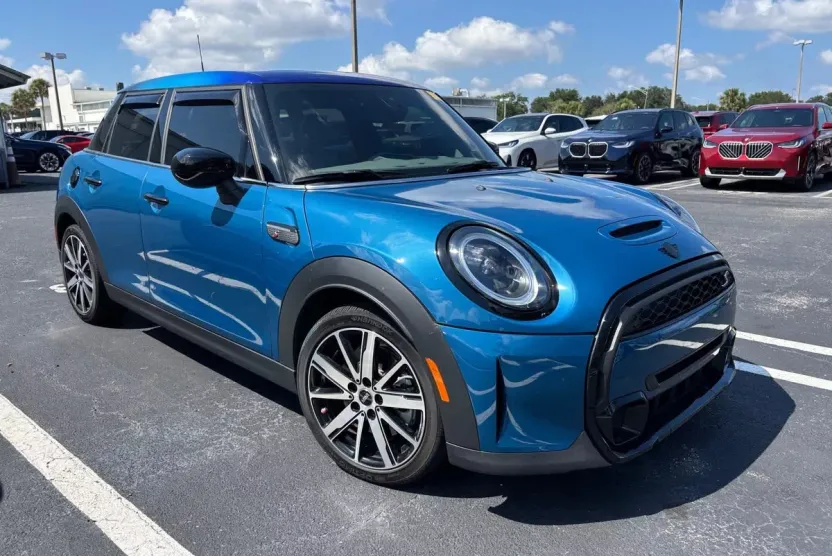 2022 Mini Cooper 4 Door Hardtop S Iconic photo 1