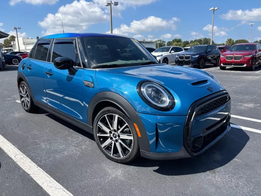 2022 Mini Cooper 4 Door Hardtop S Iconic photo 1