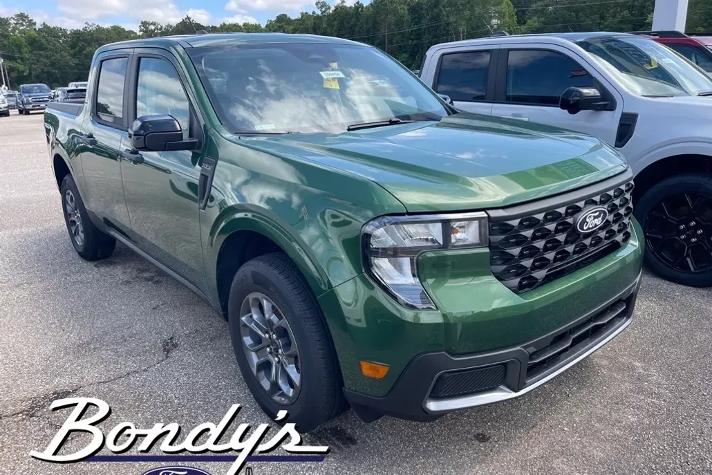 2025 Ford Maverick XLT photo 1