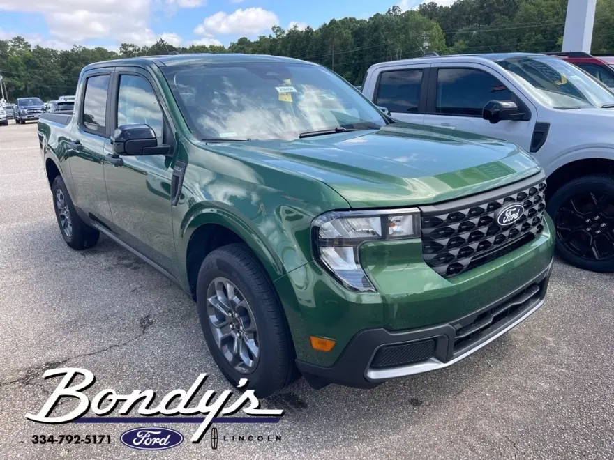 2025 Ford Maverick XLT photo 1