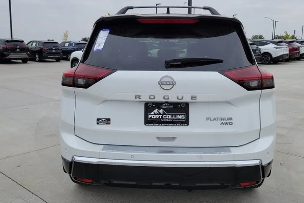 2026 Nissan Rogue Platinum photo 1