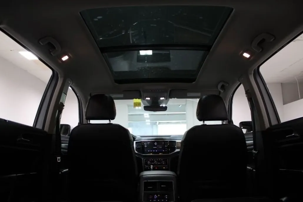 2018 Volkswagen Atlas V6 SEL Premium photo 1