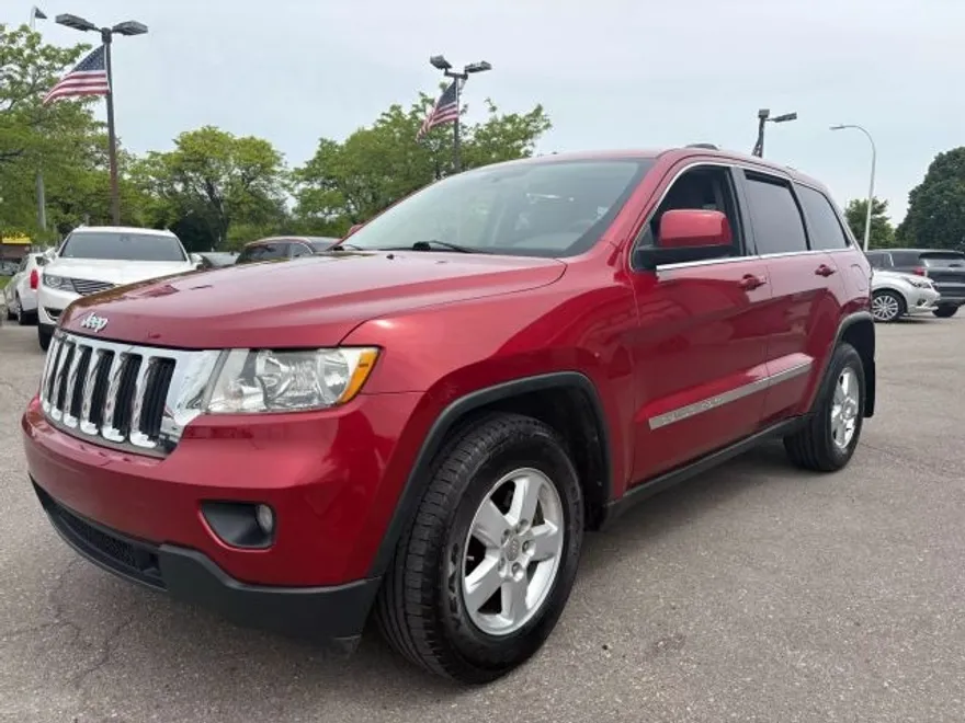 2011 Jeep Grand Cherokee Laredo Sport photo 1