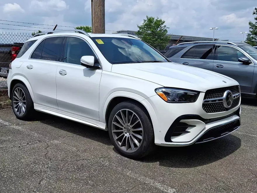 2024 Mercedes Benz GLE 450 4MATIC photo 1