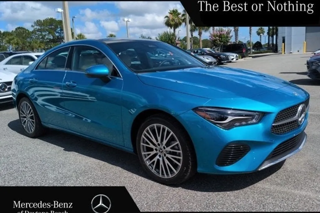 2025 Mercedes Benz CLA 250 4MATIC photo 1