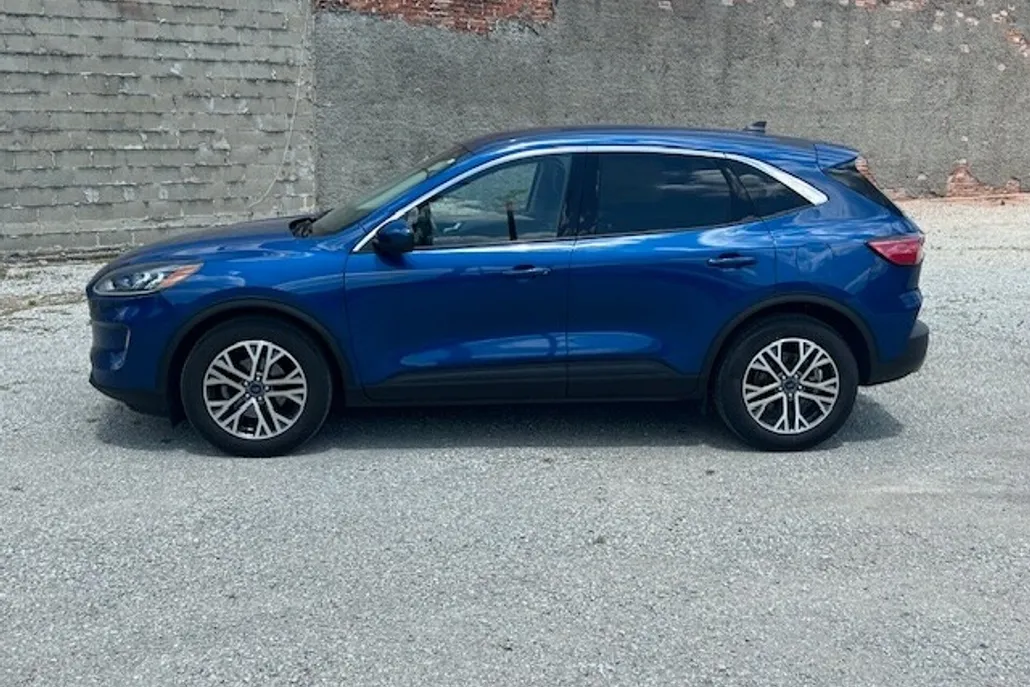 2022 Ford Escape SEL photo 1