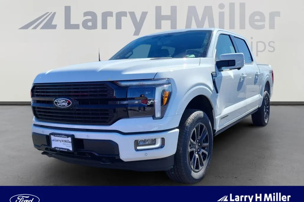2025 Ford F-150 Platinum photo 1