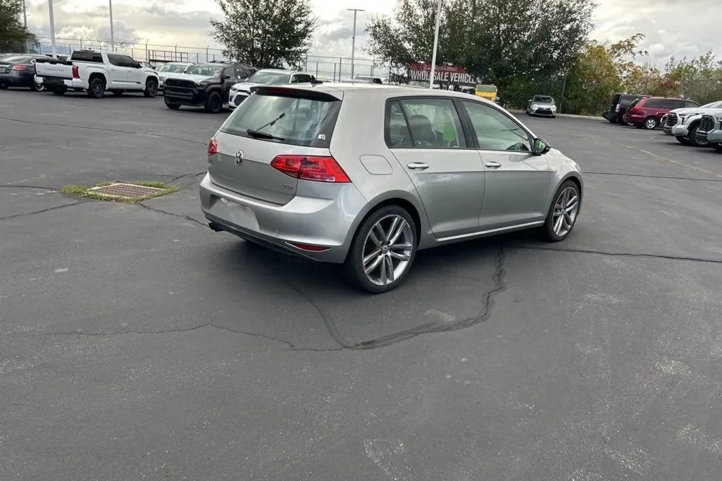 2015 Volkswagen Golf TSI SE photo 1