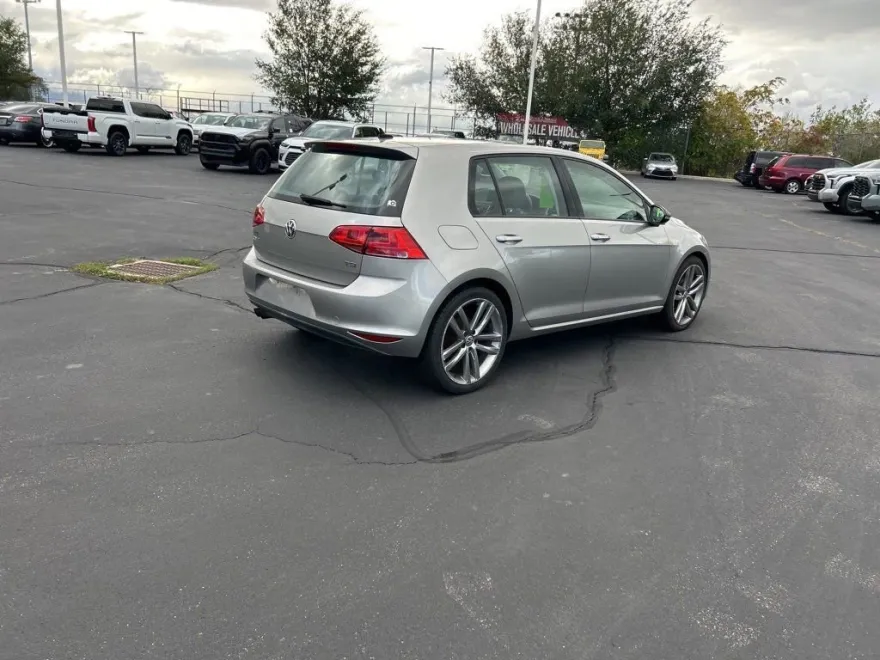 2015 Volkswagen Golf TSI SE photo 1
