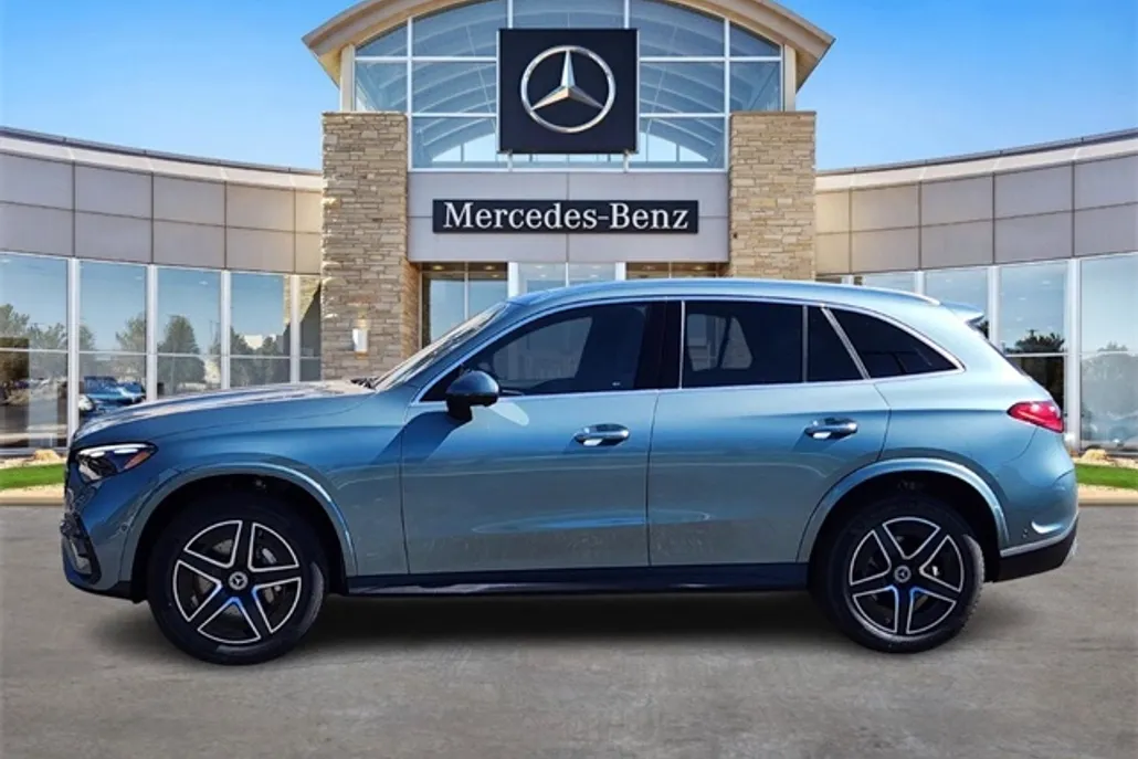 2026 Mercedes Benz GLC 300 4MATIC photo 1