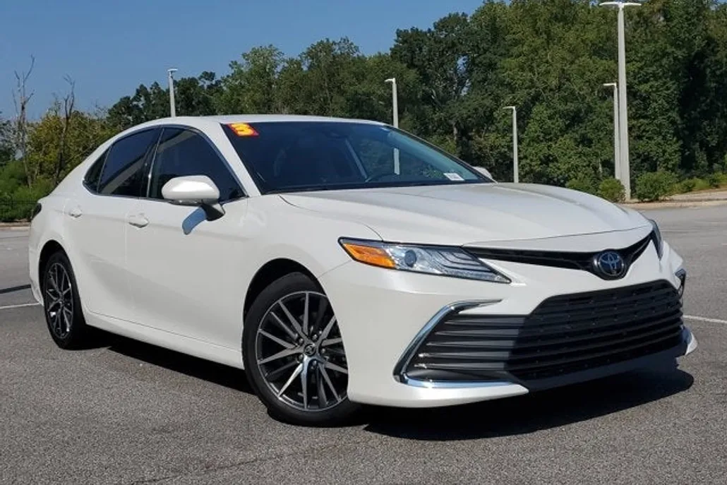 2023 Toyota Camry XLE photo 1