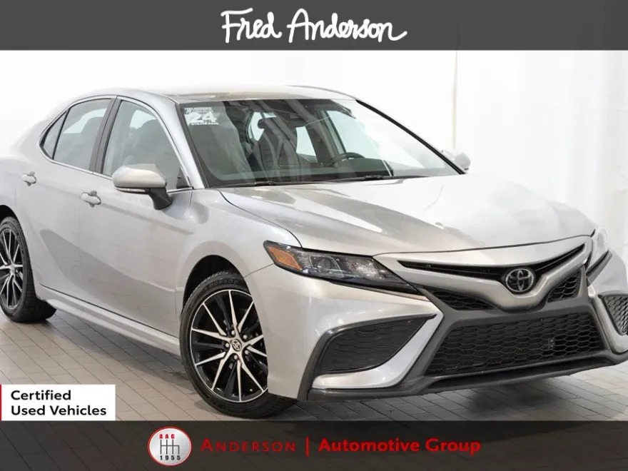 2024 Toyota Camry SE photo 1
