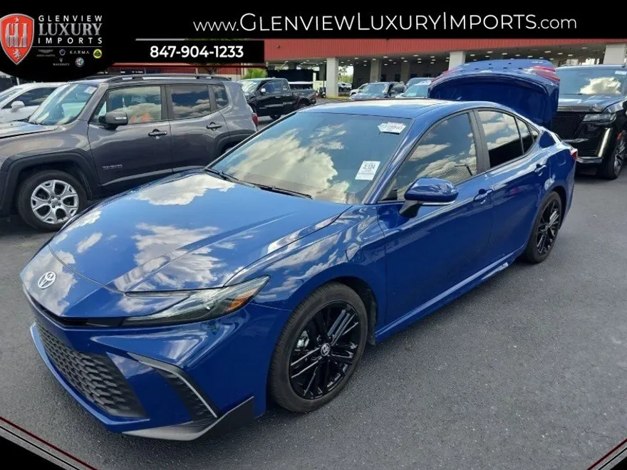 2025 Toyota Camry SE photo 1