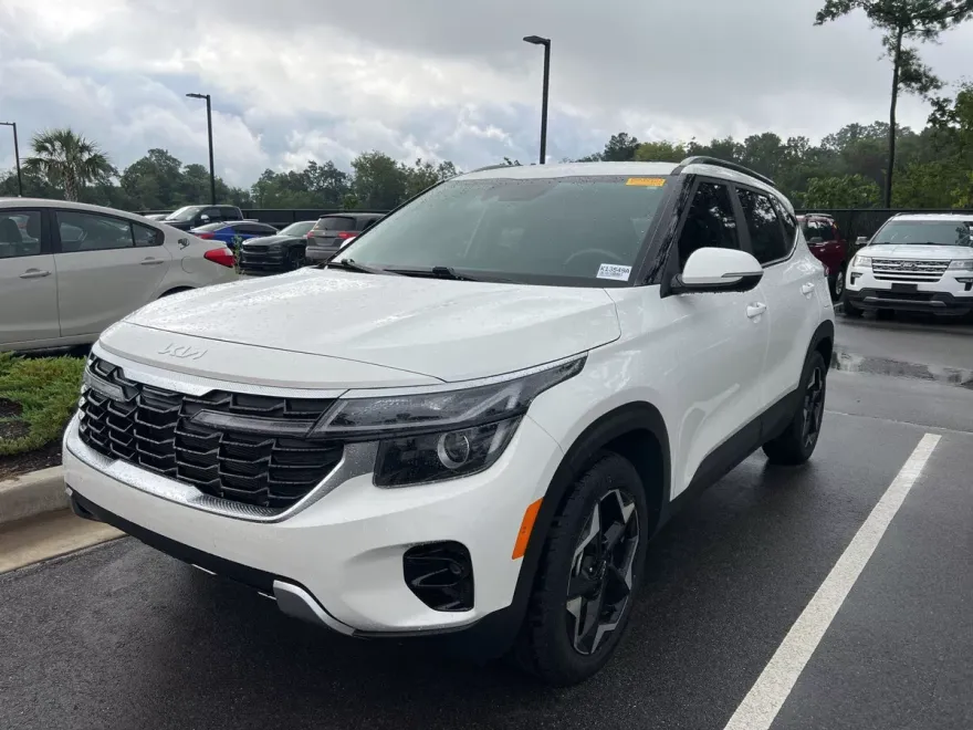 2024 Kia Seltos EX photo 1
