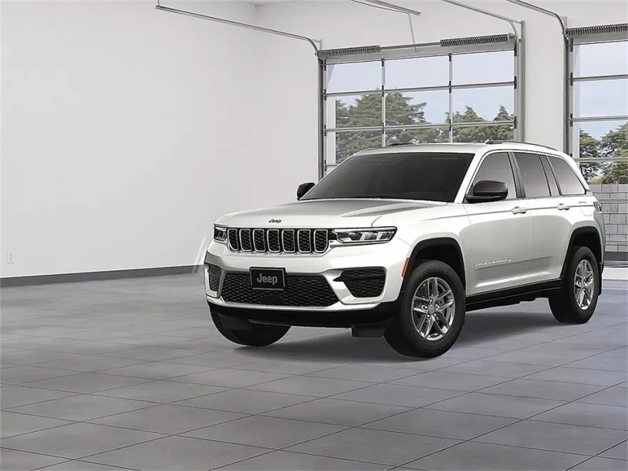 2025 Jeep Grand Cherokee Laredo photo 1