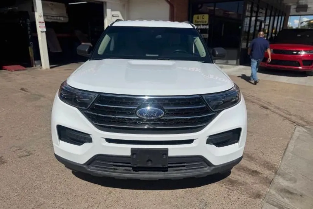 2020 Ford Explorer XLT Sport photo 1