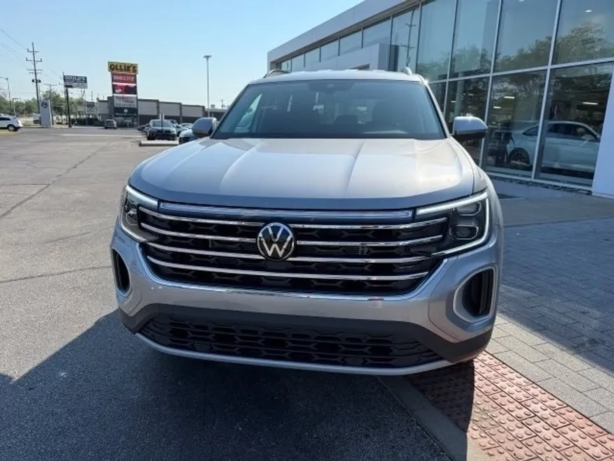 2026 Volkswagen Atlas SE photo 1