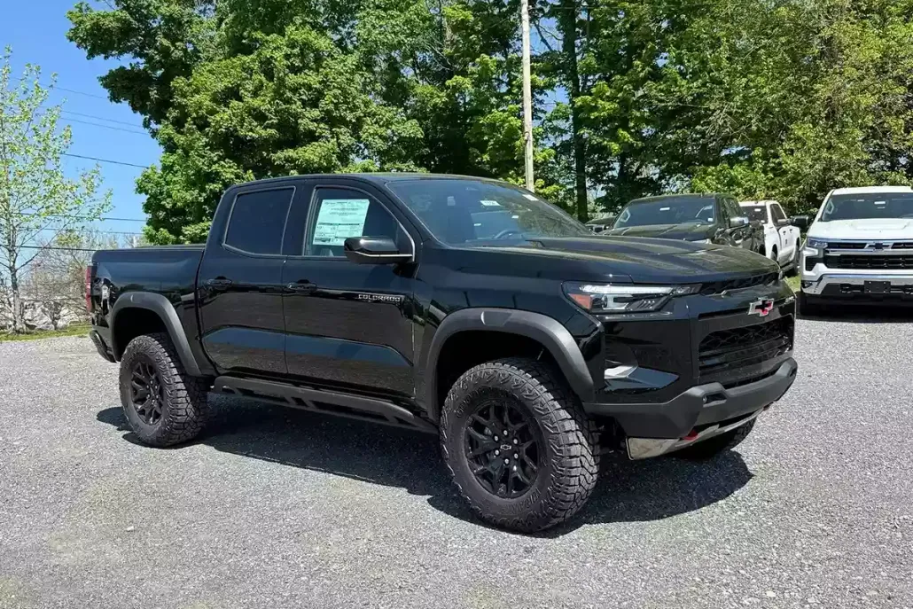 2025 Chevrolet Colorado ZR2 photo 1