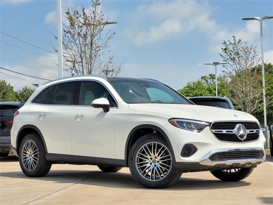 2025 Mercedes Benz GLC 300 photo 1