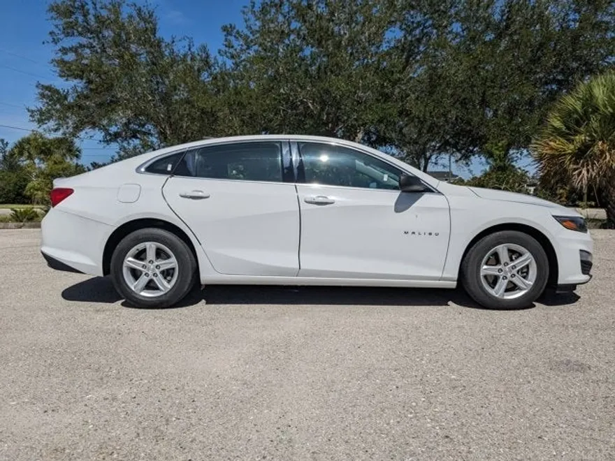 2019 Chevrolet Malibu LS photo 1