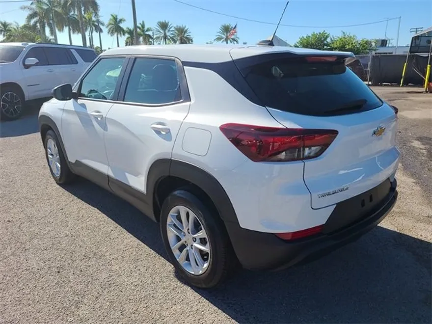 2024 Chevrolet Trailblazer LS photo 1