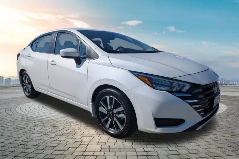 2025 Nissan Versa SV photo 1
