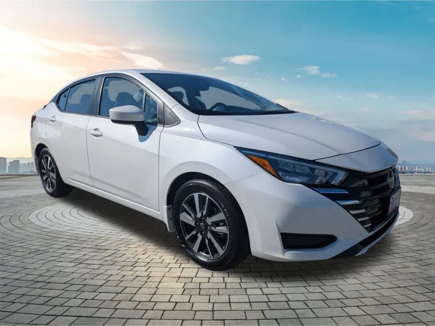 2025 Nissan Versa SV photo 1
