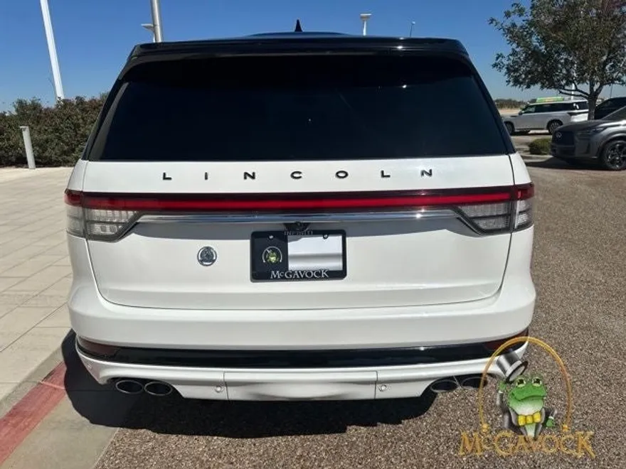 2023 Lincoln Aviator Black Label photo 1
