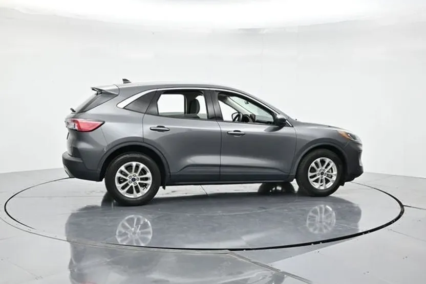 2021 Ford Escape Hybrid SE photo 1