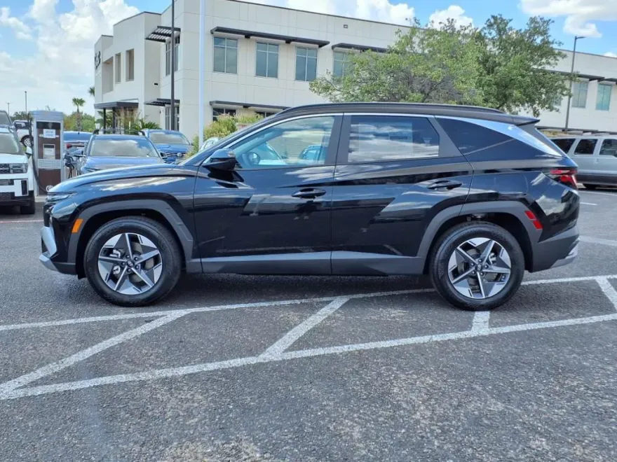 2025 Hyundai Tucson SEL photo 1