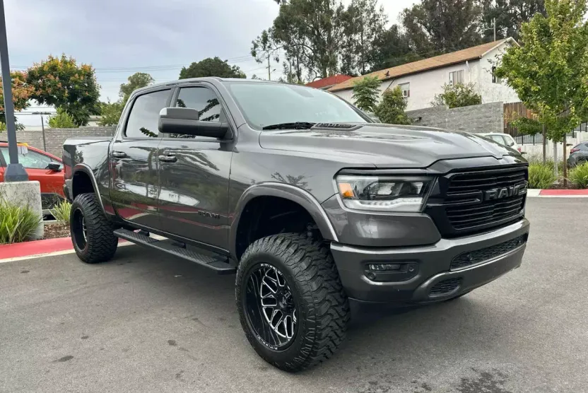 2020 Ram 1500 Laramie photo 1