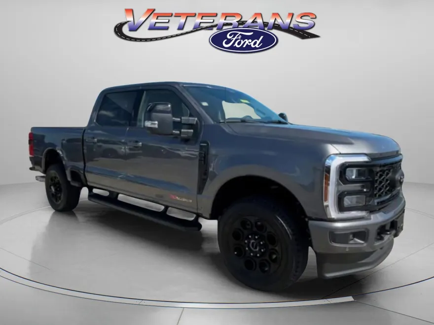 2025 Ford F-250 Lariat photo 1