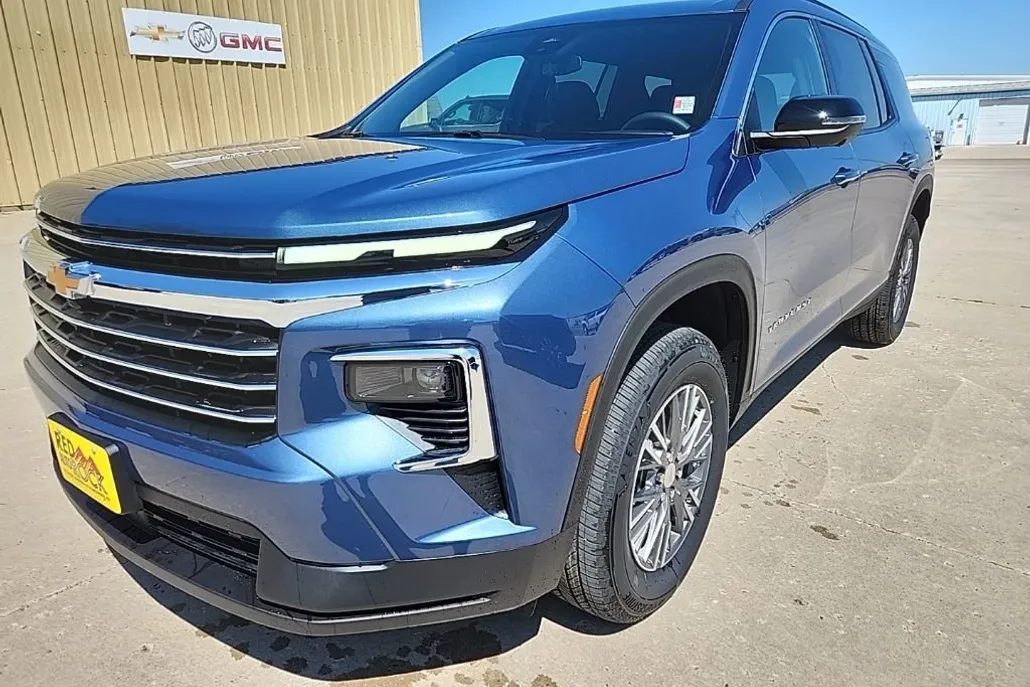 2025 Chevrolet Traverse photo 1