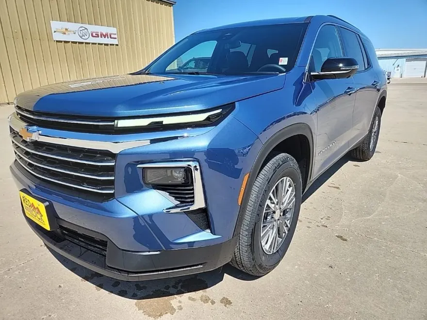 2025 Chevrolet Traverse photo 1