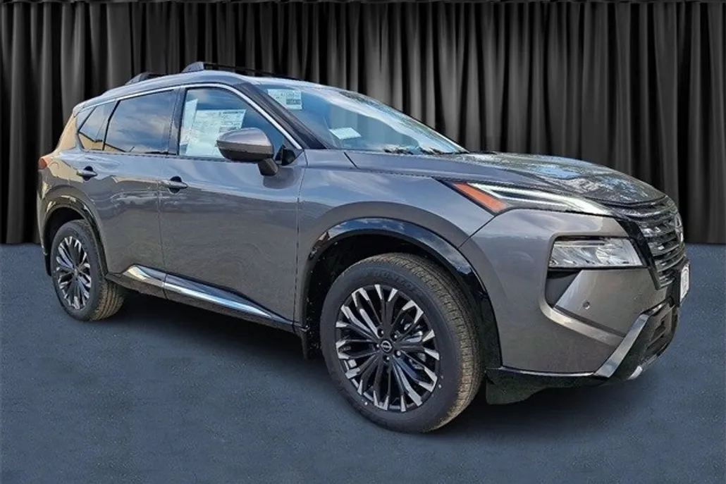 2026 Nissan Rogue Platinum photo 1