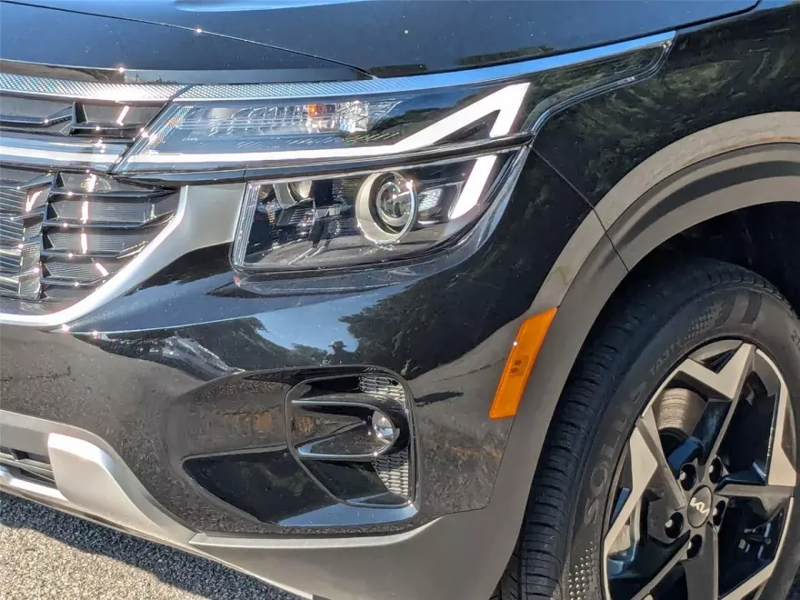 2025 Kia Seltos EX photo 1