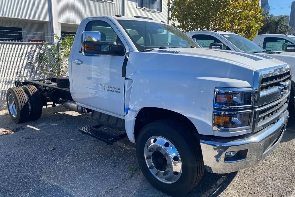 2024 Chevrolet Silverado 5500HD Work Truck photo 1