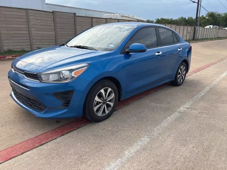 2023 Kia Rio S photo 1