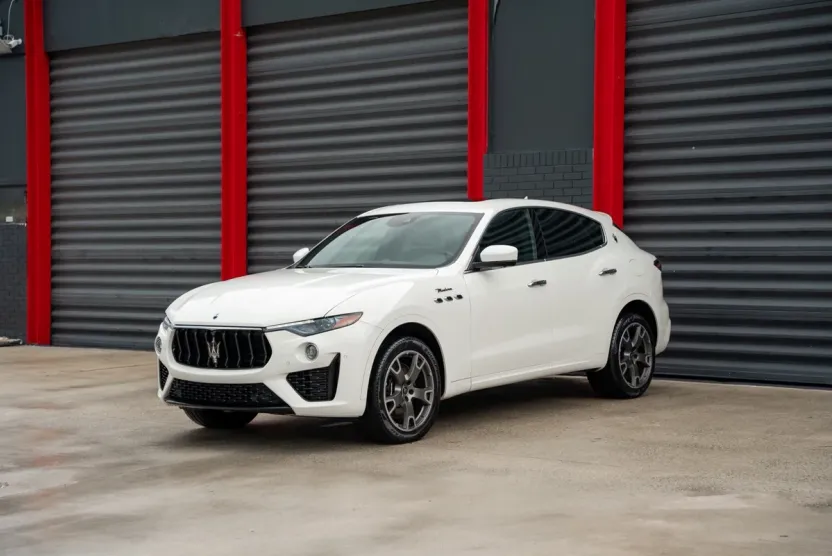 2023 Maserati Levante Modena S photo 1