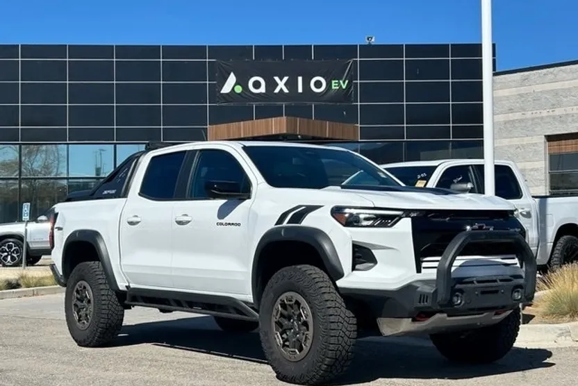 2023 Chevrolet Colorado ZR2 photo 1