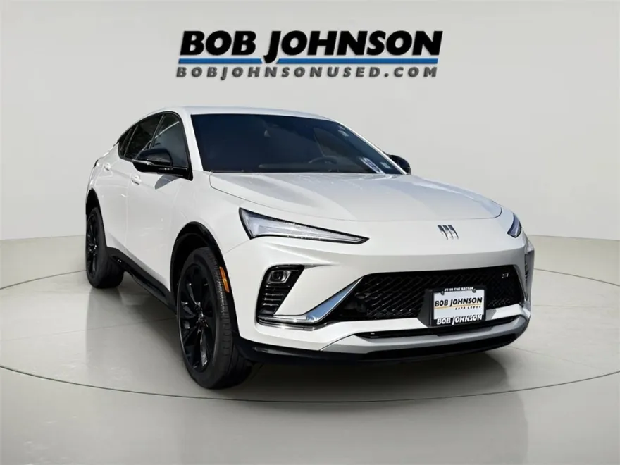 2024 Buick Envista ST photo 1