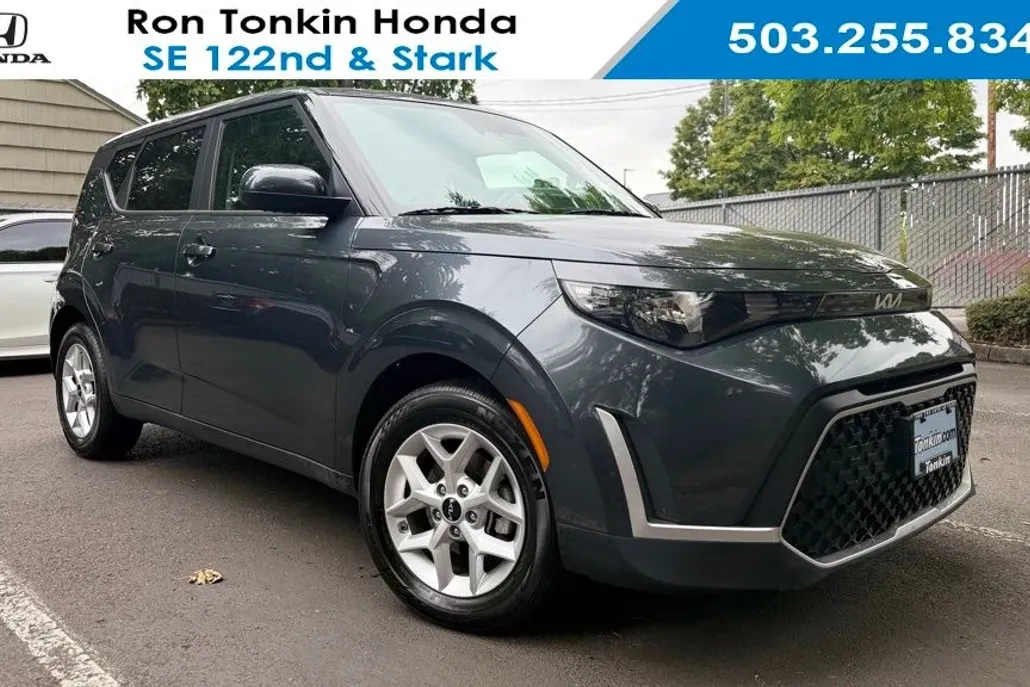 2024 Kia Soul LX photo 1